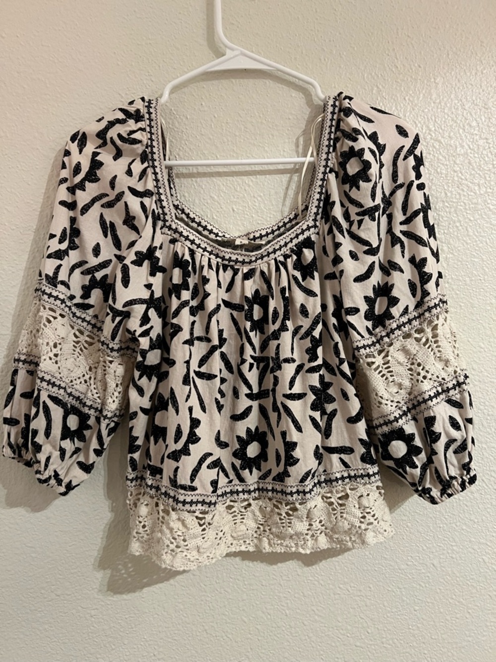 Christian Siriano Black Floral Embroidered Cream Peasant Blouse